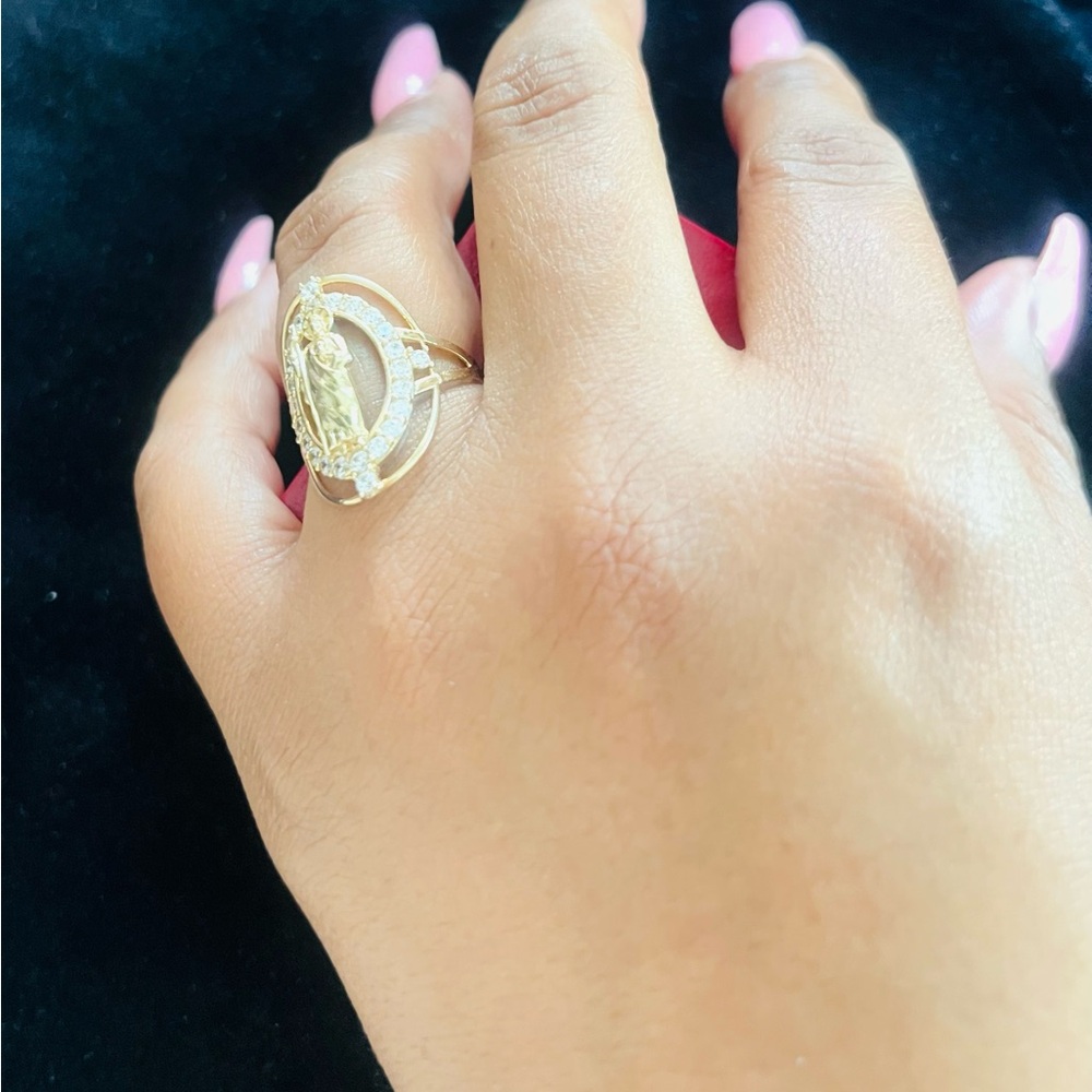 Elegant Gold Women's Ring